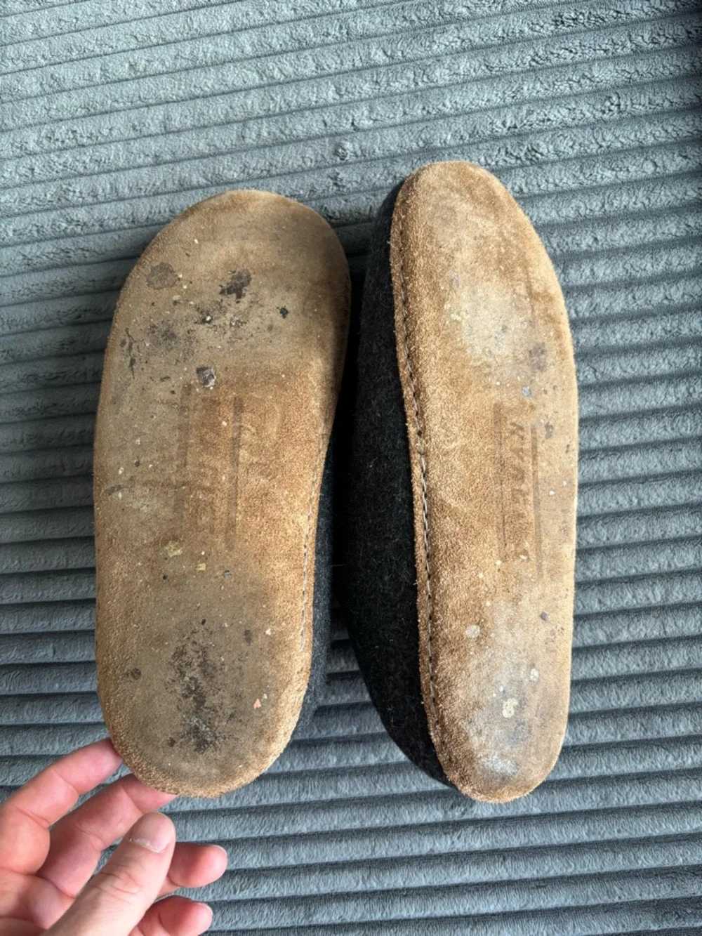 Kyrgies Gray Wool Felt Slip-On Slippers with Brown Suede Sole - Picture 5 of 5